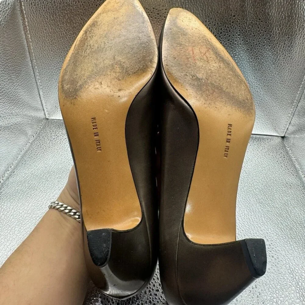 RARE 🚀 Salvatore Feragamo womens‎ Gold pumps 8.5 vintage heels shoes